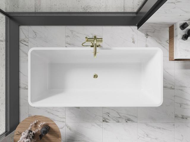 Carreaux blancs dans la décoration de salle de bain