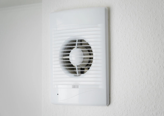 Ventilateur de salle de bains blanc