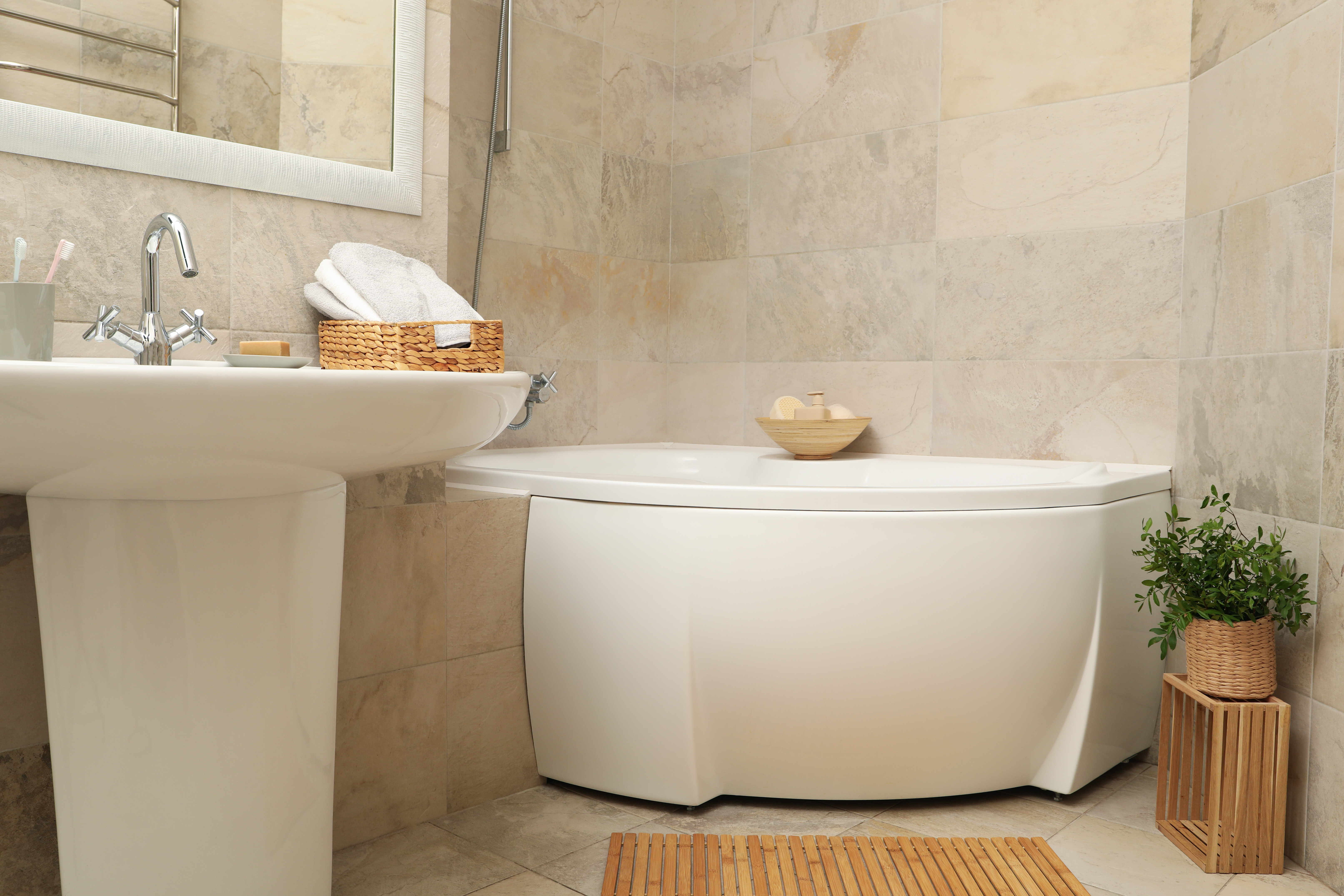 Pourquoi vaut-il la peine de couvrir une baignoire?