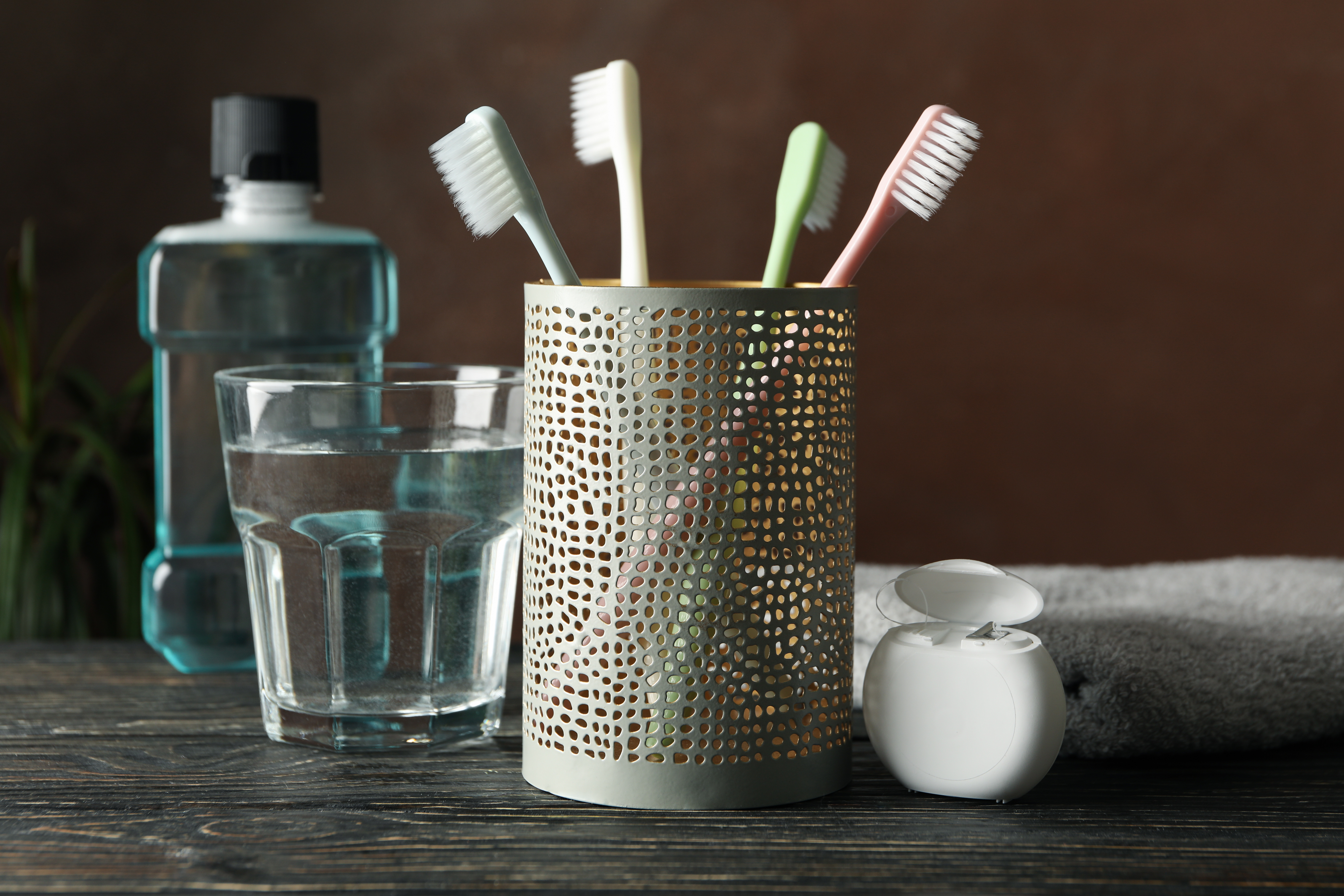 Où placer les accessoires de brossage des dents debout ?