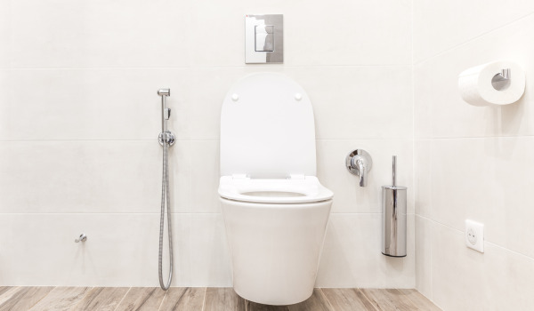 Où placer le support pour brosse de WC ?