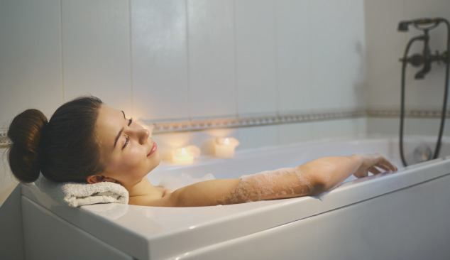 Salle de bains idéale uniquement avec une baignoire rectangulaire