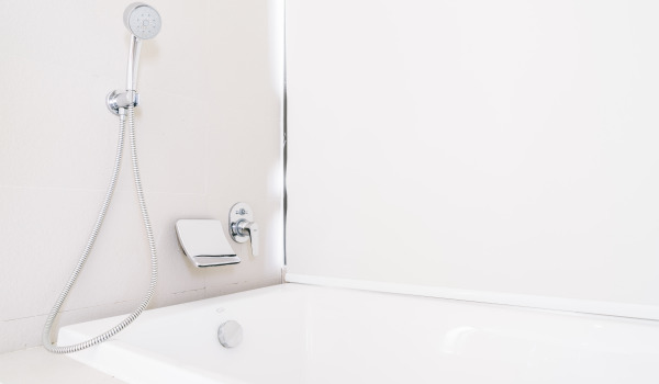 Ensembles de douche polyvalents avec support fixe