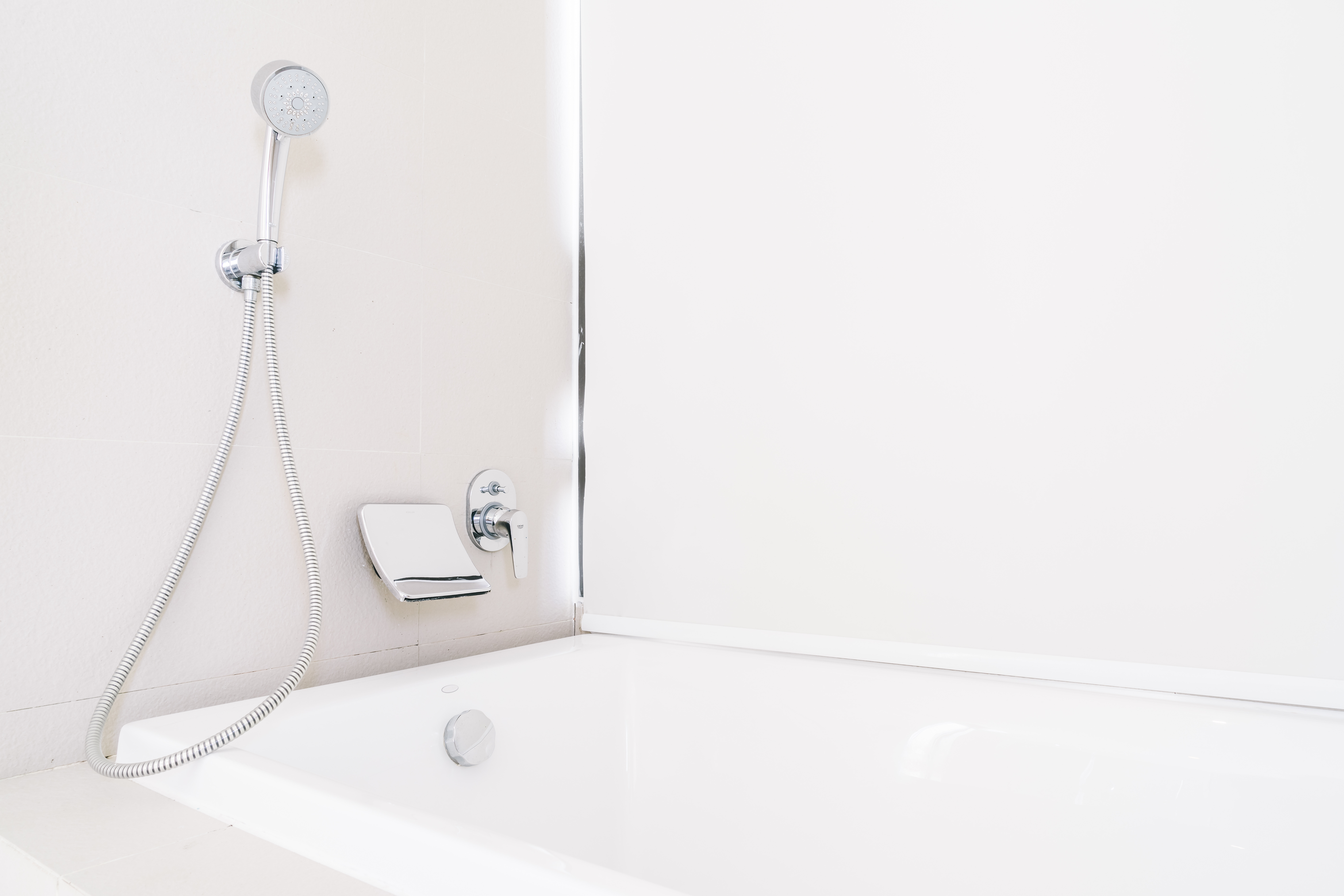 Ensembles de douche polyvalents avec support fixe