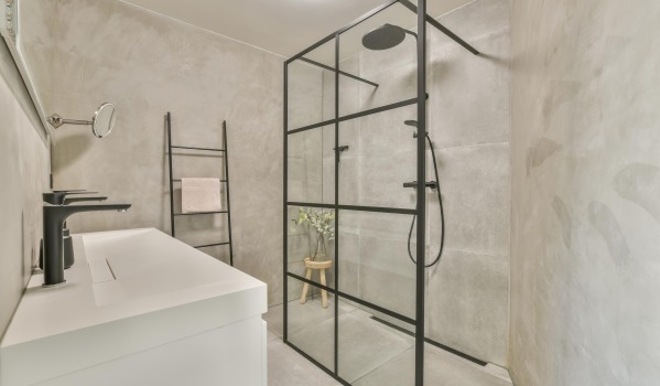 Douche à l’italienne — quelles dimensions doit-elle avoir ? 