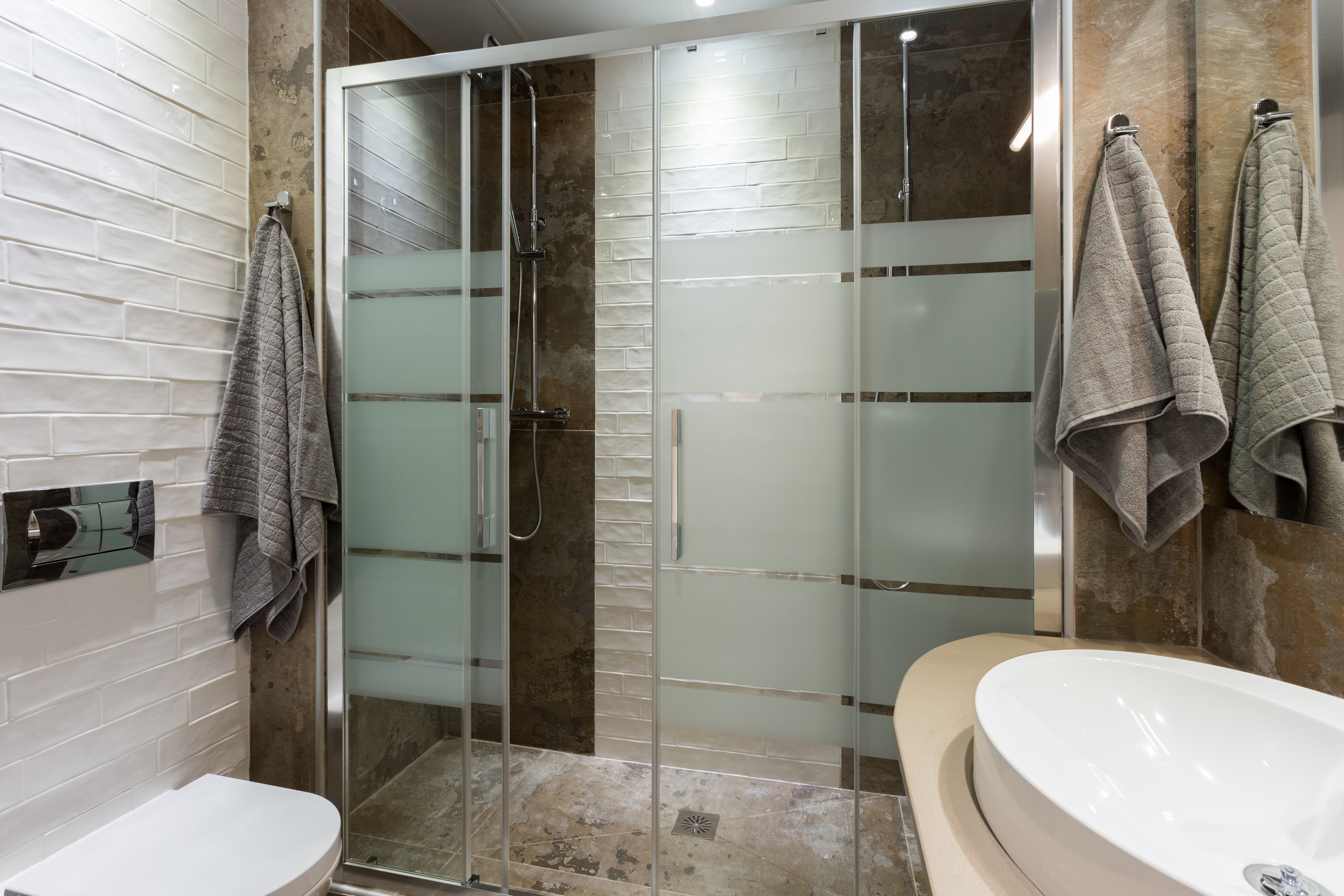 Comment choisir des portes pour une cabine de douche ?