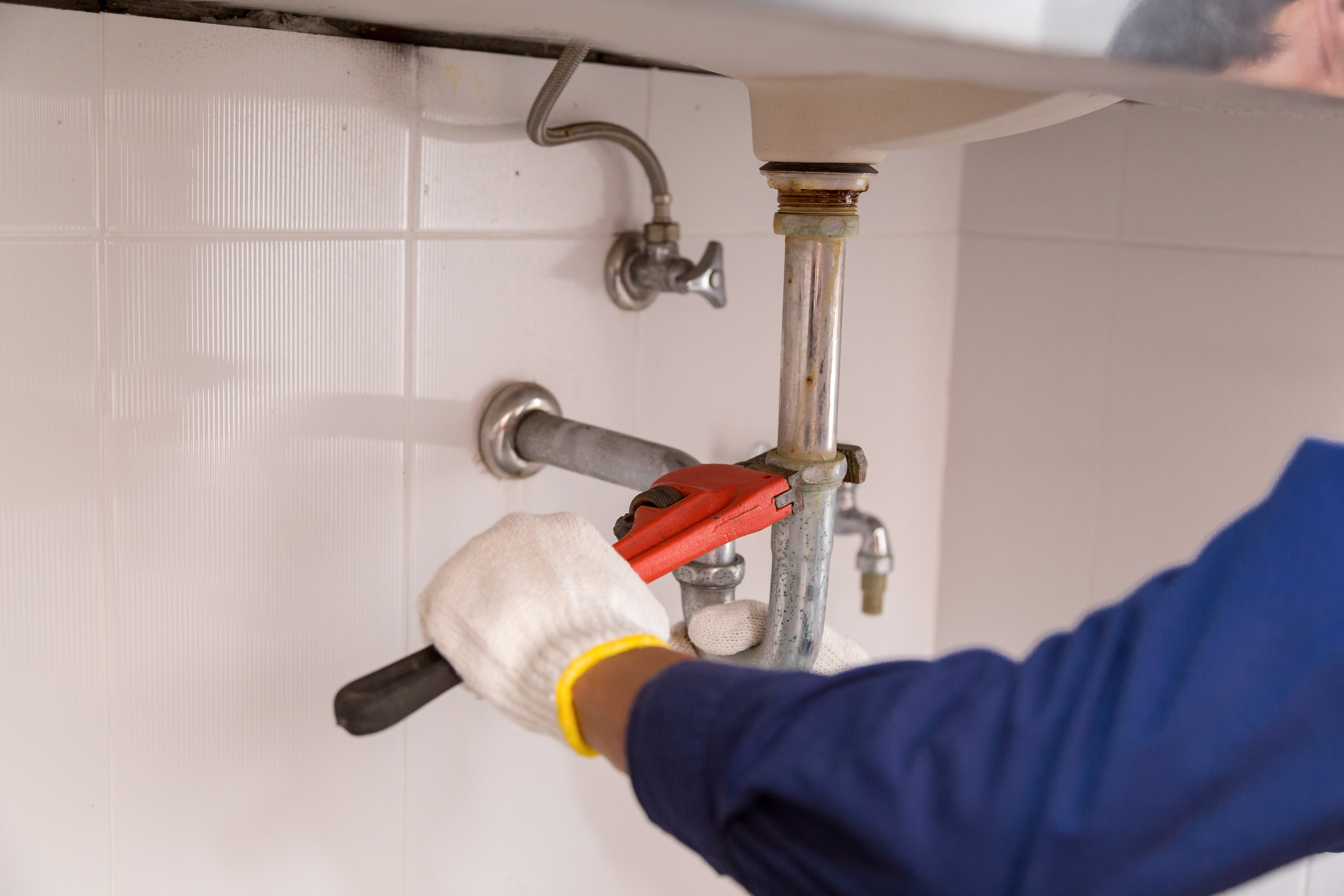 À quelle hauteur installer un lavabo ?
