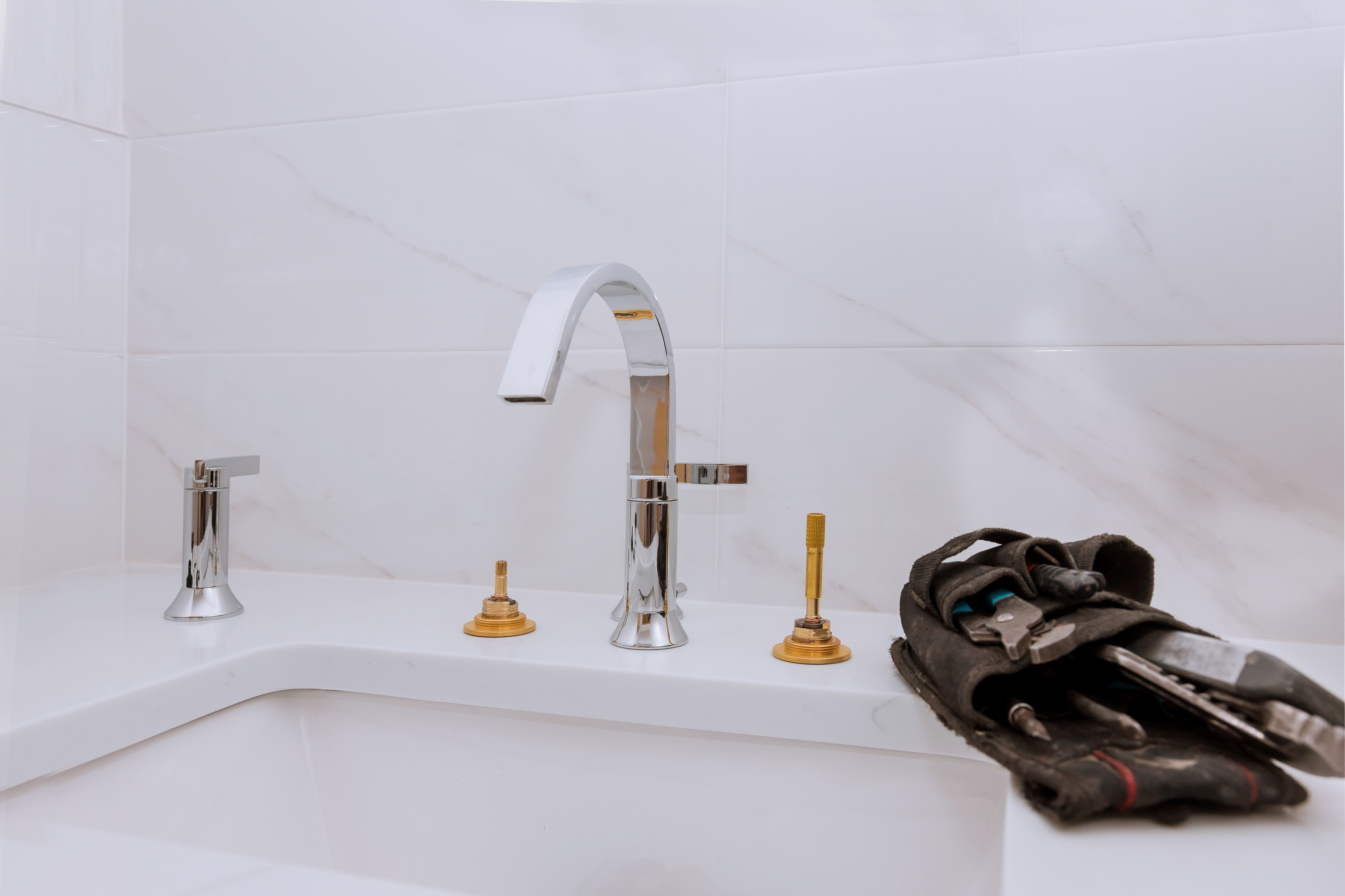 Comment déboucher un lavabo ?