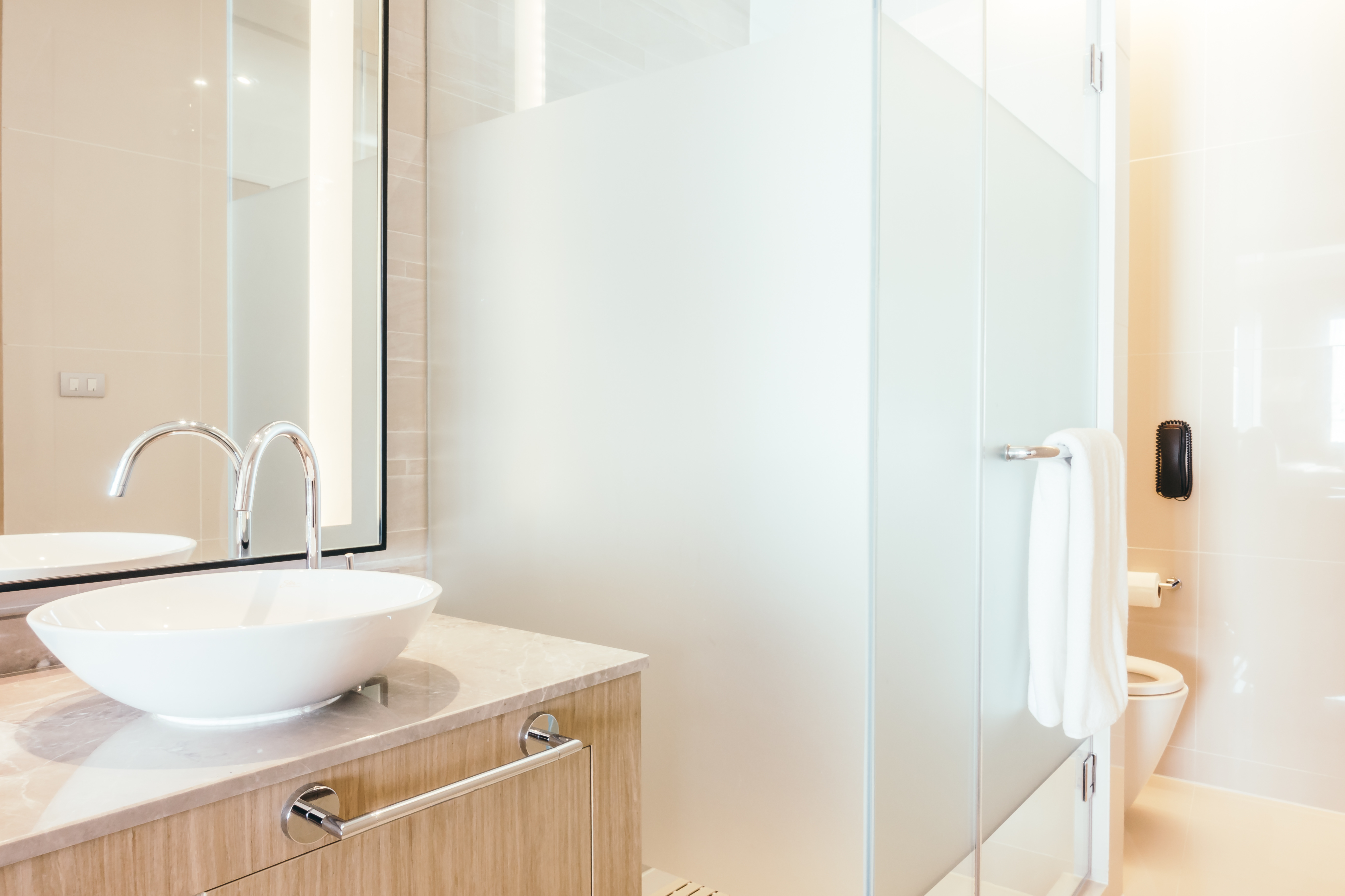 Quoi utiliser à la place des carreaux sous la douche ?