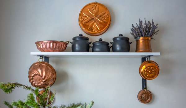 Avec quelle décoration d'un mur vide dans la cuisine améliorerez-vous son apparence?