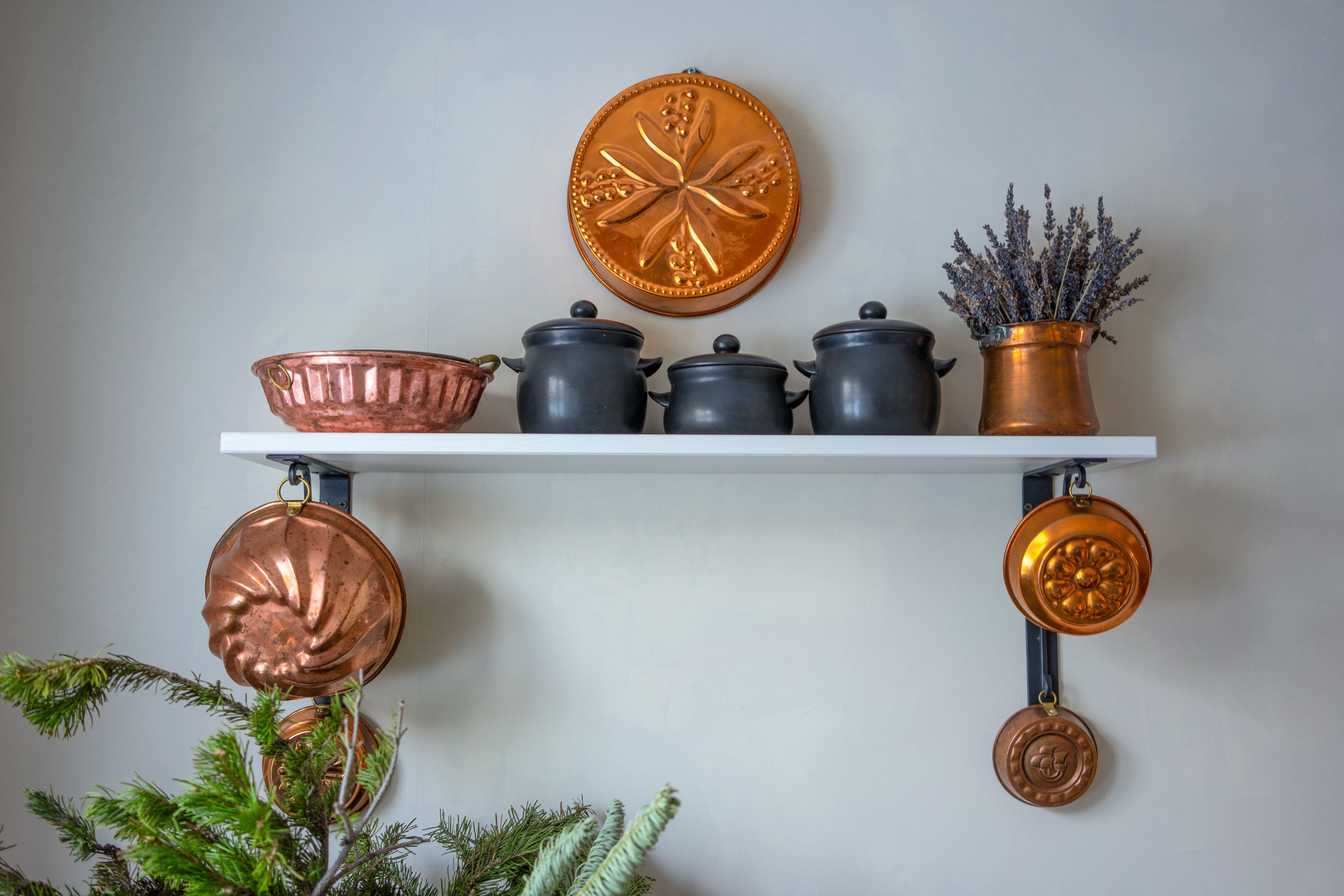 Avec quelle décoration d'un mur vide dans la cuisine améliorerez-vous son apparence?