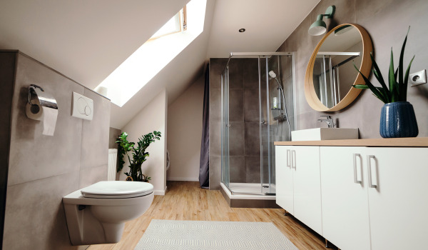 Receveurs rectangulaires dans les salles de bains modernes