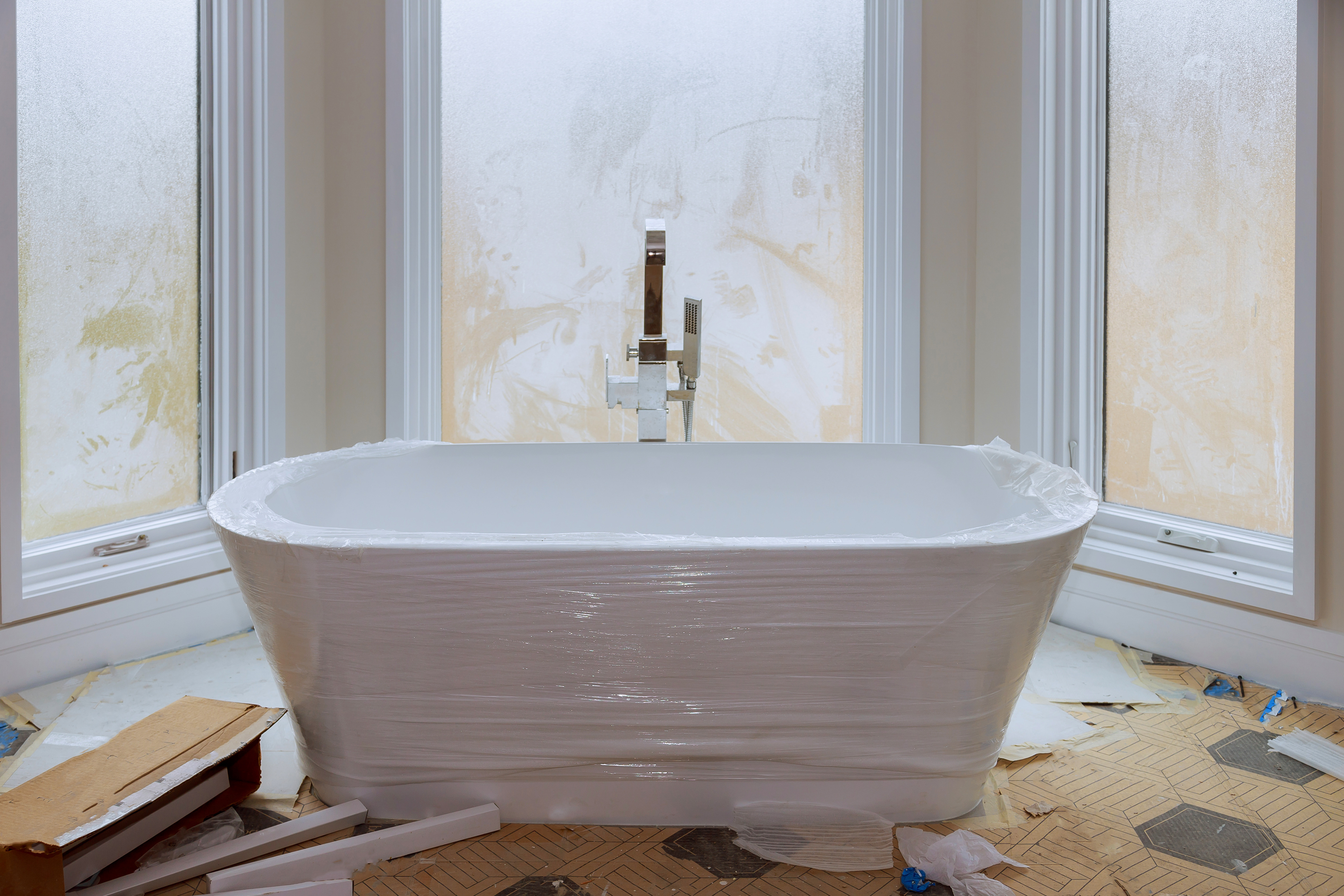 Comment raccorder une baignoire autoportante ?