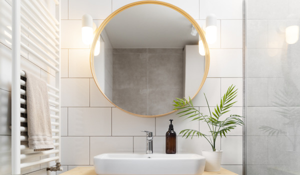 Comment choisir le miroir idéal pour la salle de bain ?
