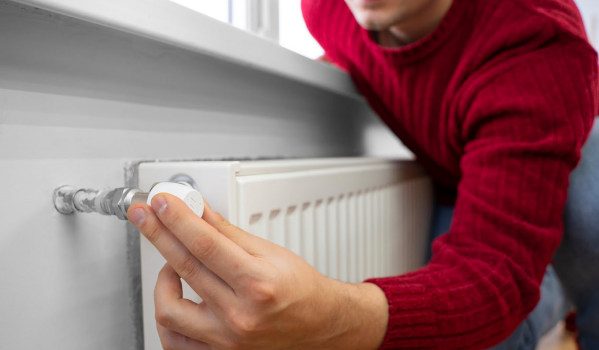 Comment purger un radiateur de salle de bains ? Conseils d'expert