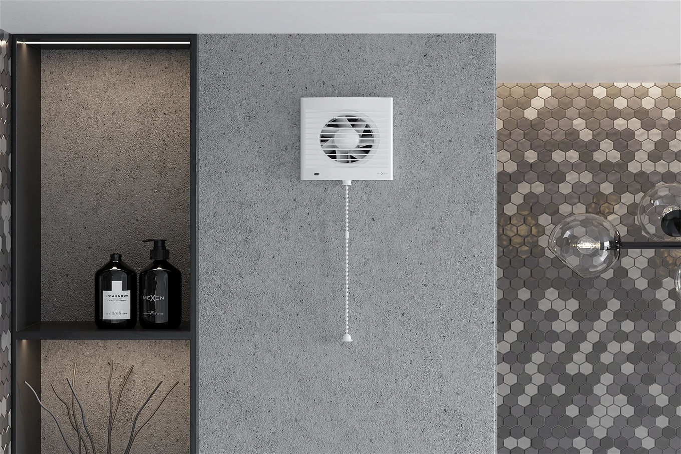 Un ventilateur de salle de bain peut-il être au-dessus de la douche?