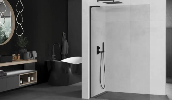 Douche walk-in – vaut-il la peine de faire une douche ouverte ? Avis, avantages et inconvénients d'une cabine de douche walk-in