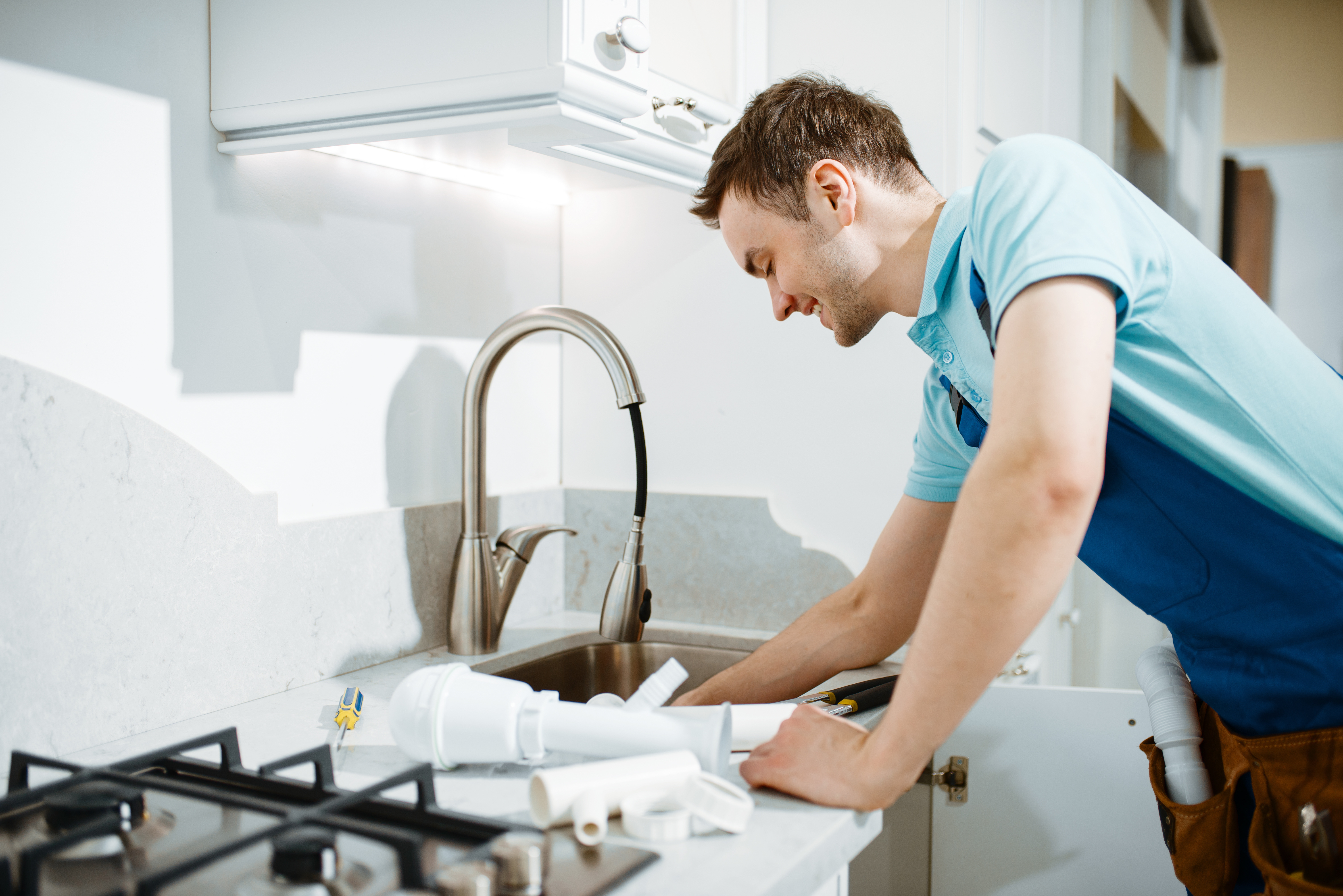 Comment remplacer le bouchon dans un lavabo?