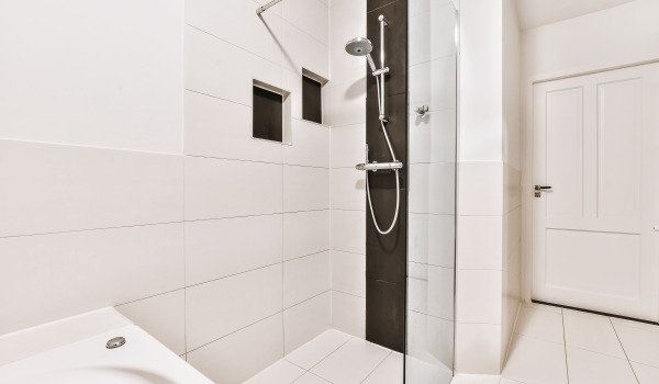 Avantages et inconvénients des ensembles de douche coulissants