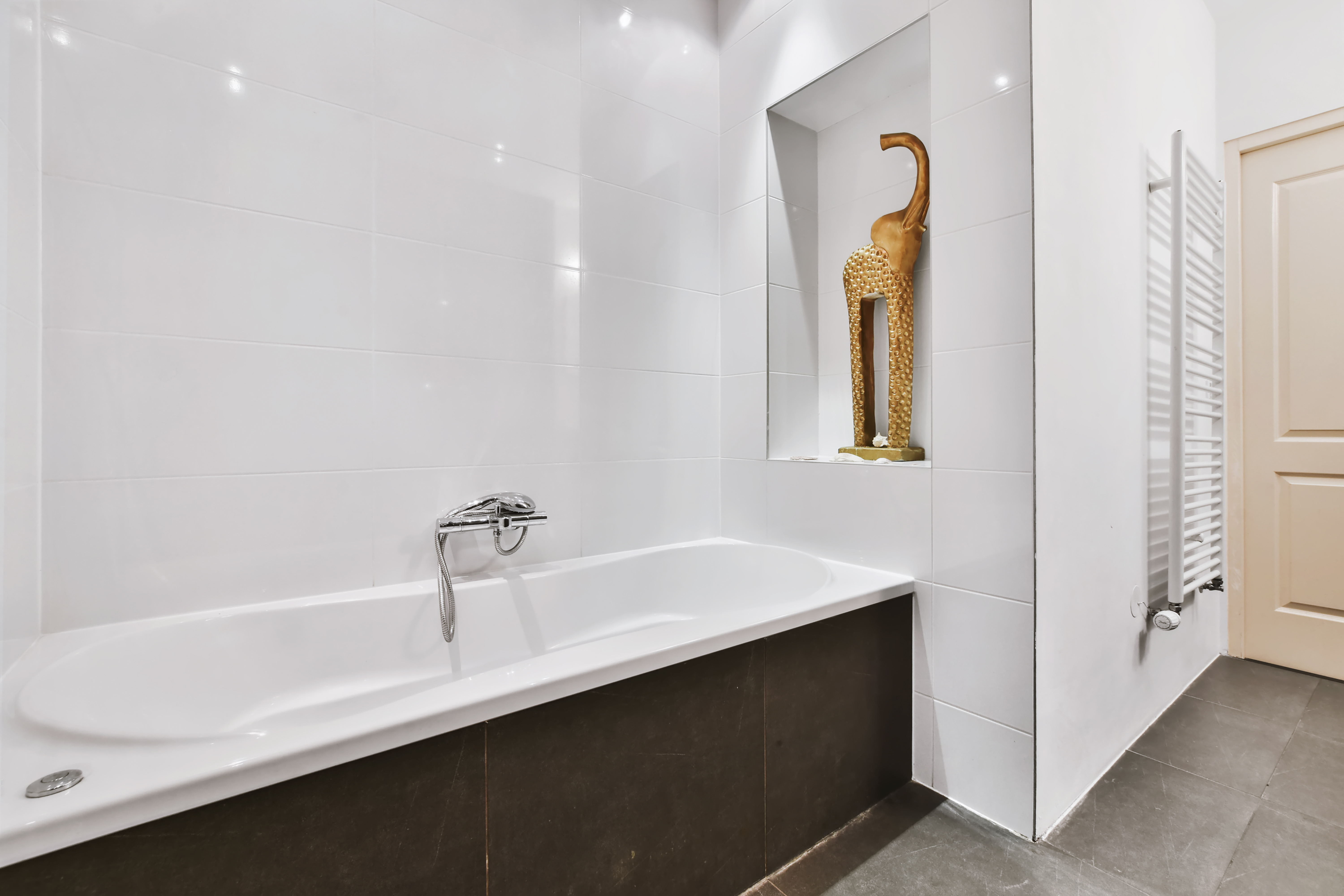 Comment habiller une baignoire rectangulaire?